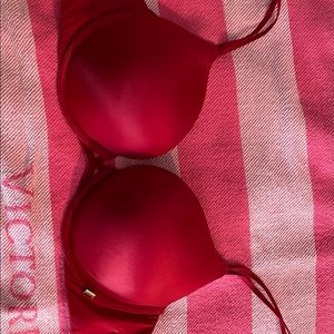 Victoria’s Secret bra in excellent condition, 32DD